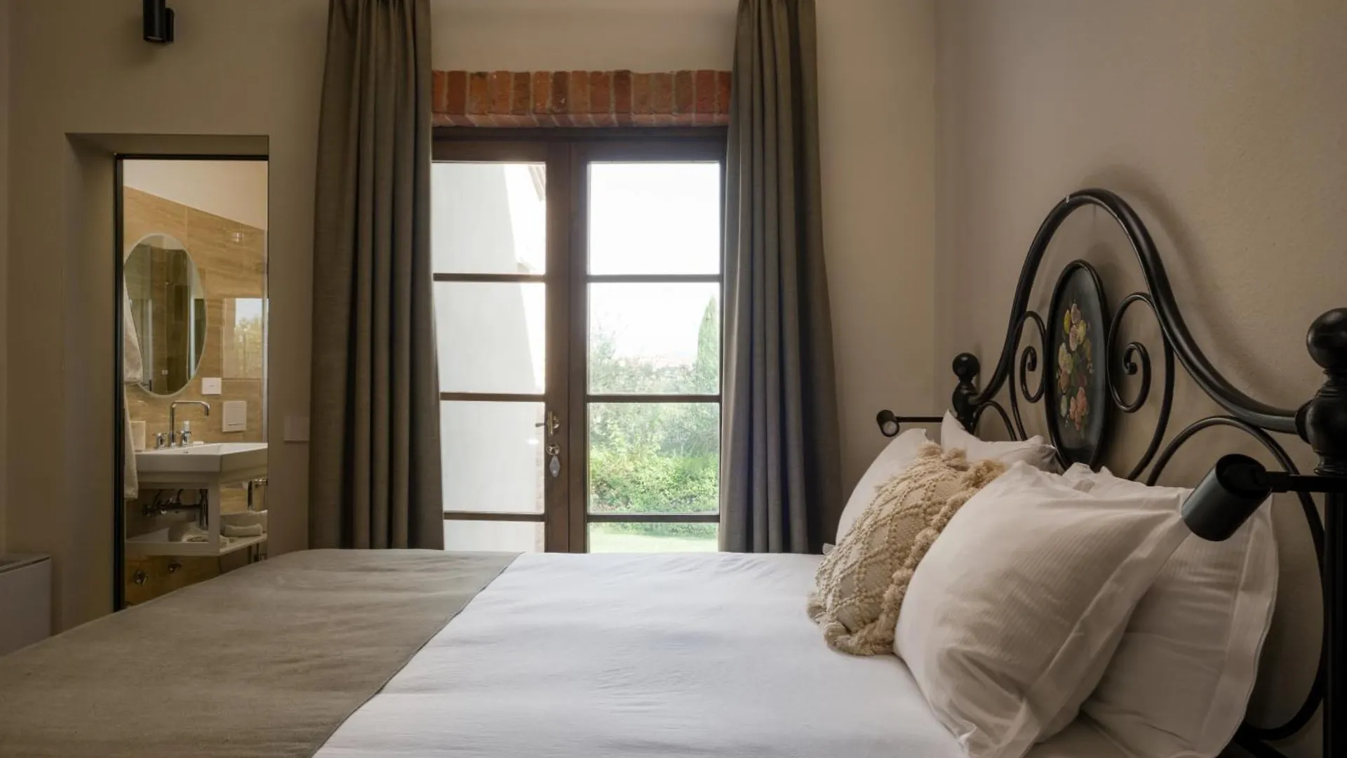 Отель Borgo San Vincenzo Монтепульчано 4*,  Италия